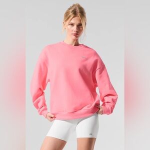 ALO Yoga NWT Accolade Crew Neck Pullover Neon Bubblegum Size L SOLD OUT COLOR